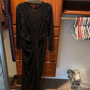 Elegant Black Lace Evening Dress